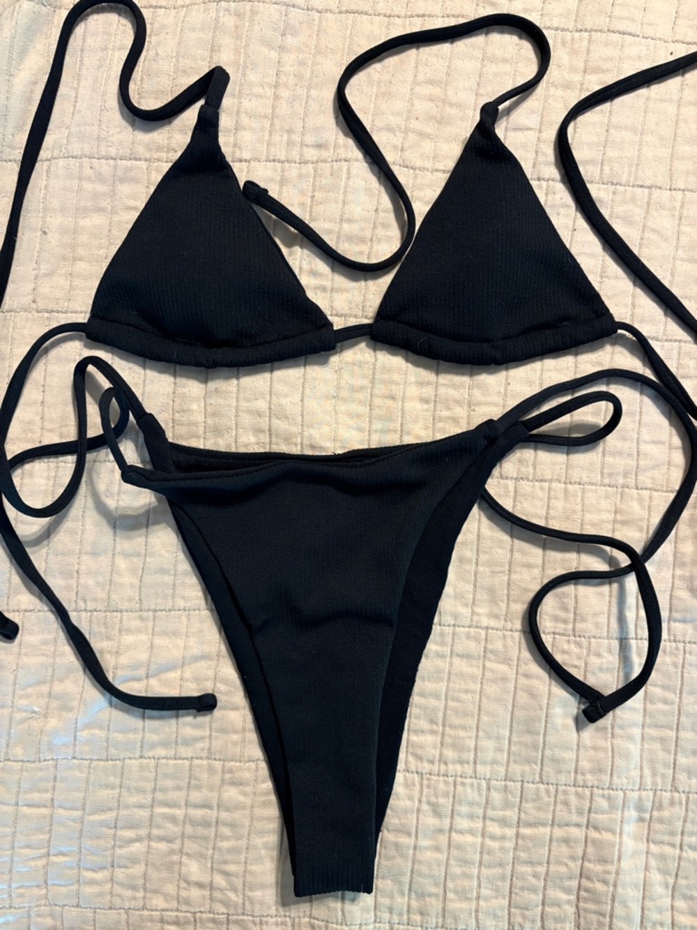 #81 - SPRING CLEANING: SHEIN Black Ribbed Triangle Sting Bikini Set - size Small